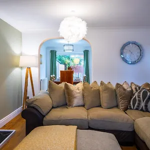 Holiday home Beautiful House In South Cambridge, 14-min Drive To The Centre, Free Parking, No Sofabeds, Sleeps 6, Cambridge (Cambridgeshire)